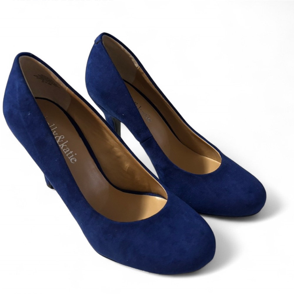 Kelly and Katie Elegant Blue Suede Pumps women’s 5 1/2 new